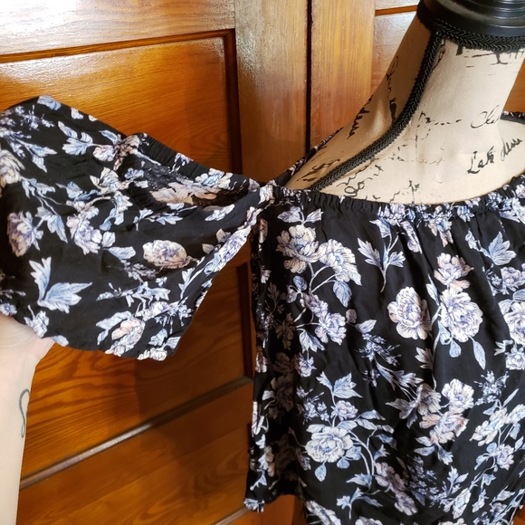 Floral Crop Top - Picture 3 of 6